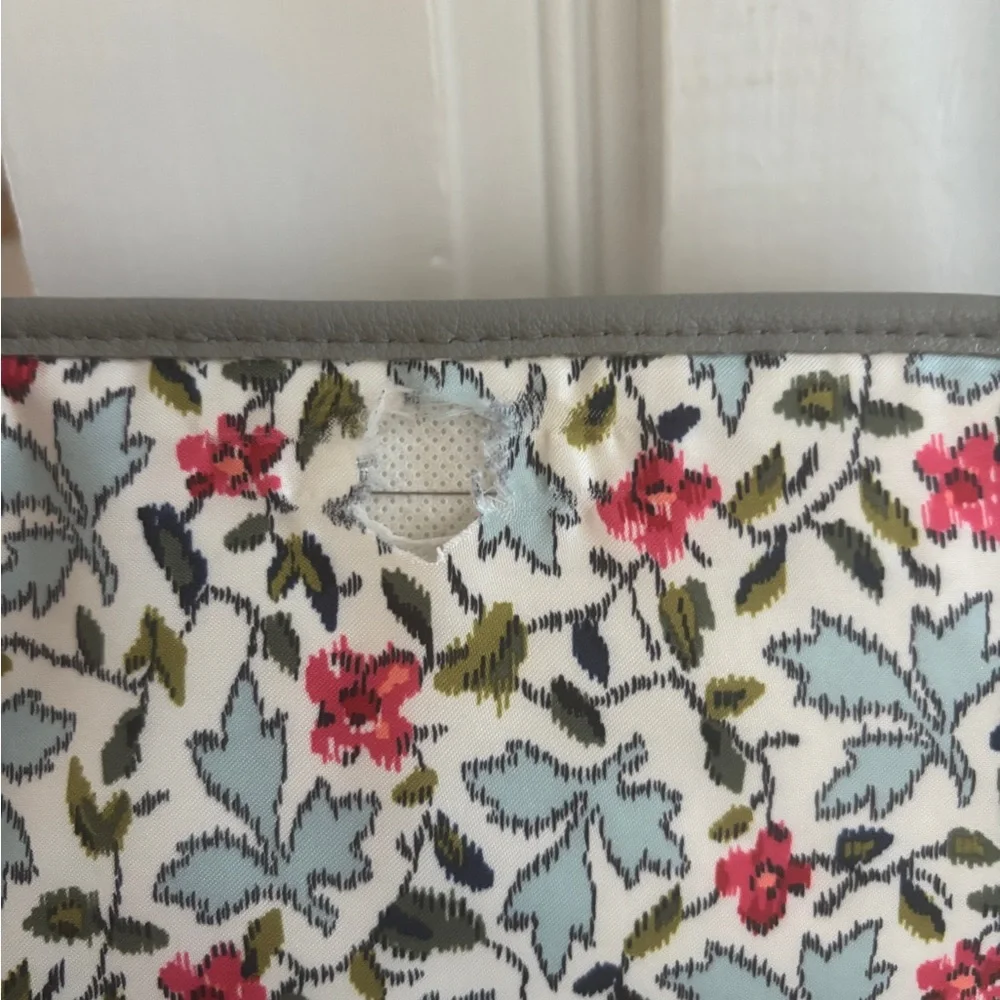 Vera Bradley Carson Quilted Floral Crossbody Bag - Gray and Pink- flaw - Picture 4 of 9